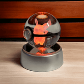 Pokébola de Cristal Pikachu com Base LED - Capsule.pt